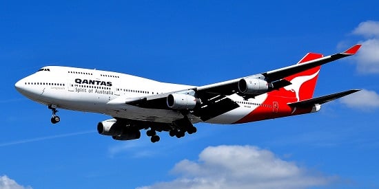 Deakin plan to help save barrier reef and cut uni emissions with Qantas