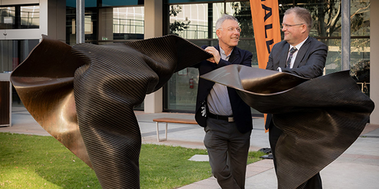 Leading contemporary artist donates a major gift to Deakin collection