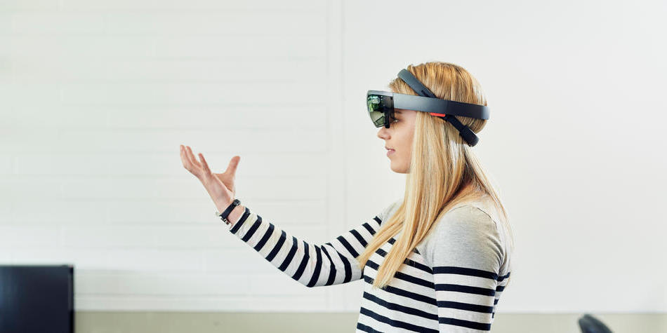 https://www.deakin.edu.au/__data/assets/image/0003/2386209/24724_950x475_virtual-reality.jpg