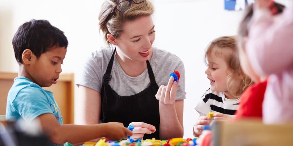 https://www.deakin.edu.au/__data/assets/image/0003/2690112/9058_Deakin_Childcare_HR_004.jpg