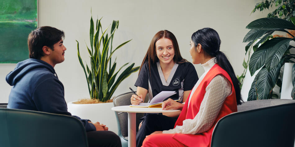 https://www.deakin.edu.au/__data/assets/image/0003/2766432/37128_950x475_People-banner.jpg