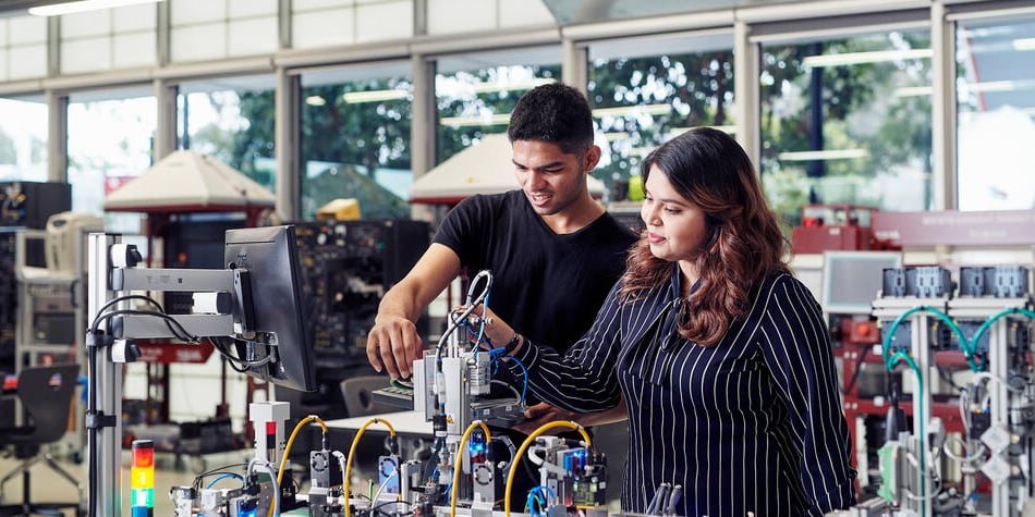 https://www.deakin.edu.au/__data/assets/image/0003/2781543/26978_Deakin-Engineering-Waurn-Ponds_Finals_Simon-Shiff_0-22.jpg