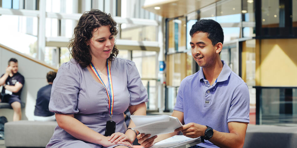 https://www.deakin.edu.au/__data/assets/image/0003/2843427/37368_950x475_student_support.jpg