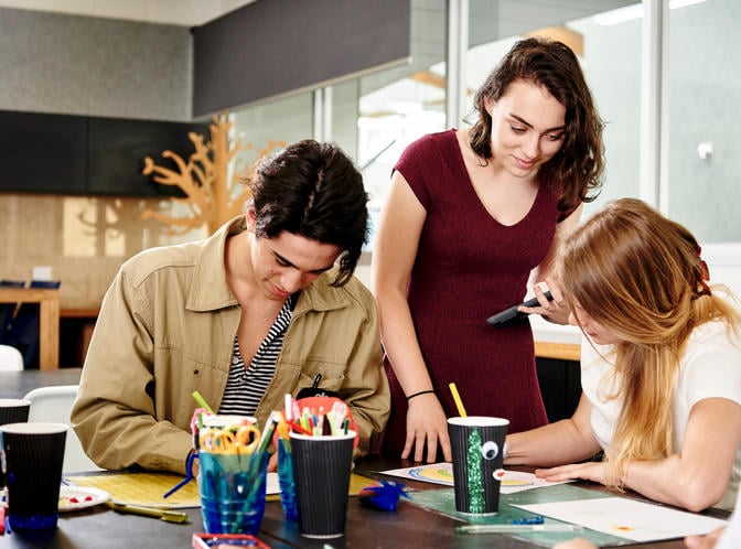 https://www.deakin.edu.au/__data/assets/image/0004/549904/19775_master-secondary-teaching_hero.jpg