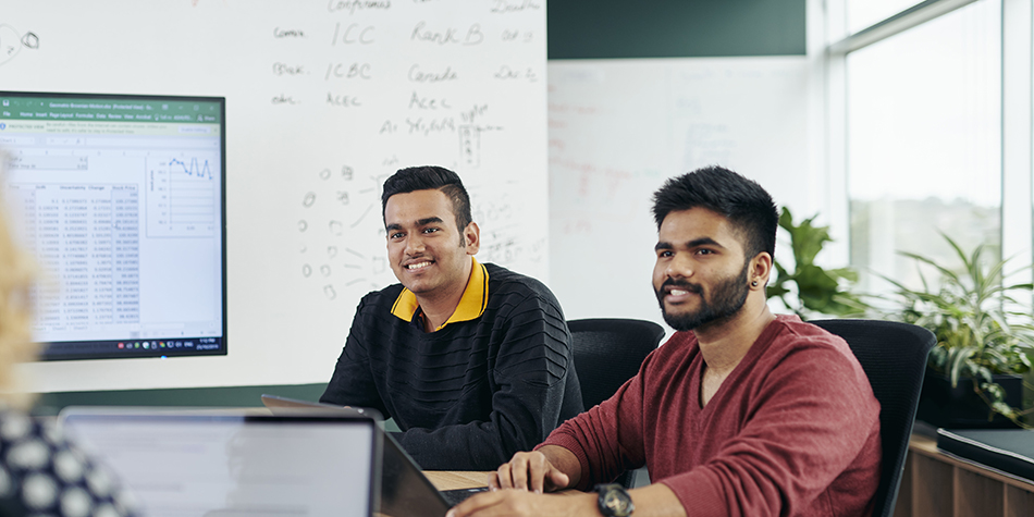 https://www.deakin.edu.au/__data/assets/image/0005/2451227/27136_950x475.jpg