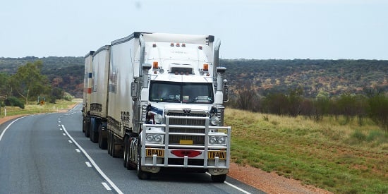 Virtual Reality helps young drivers stay safe around heavy vehicles 