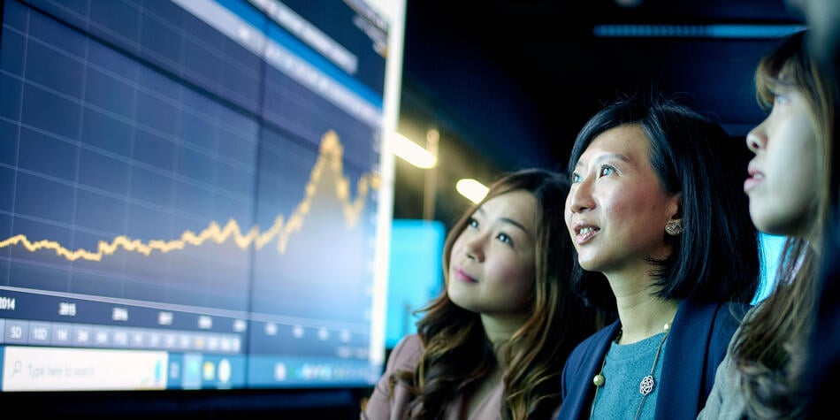 https://www.deakin.edu.au/__data/assets/image/0006/2385357/39468_950x475_finance_students.jpg