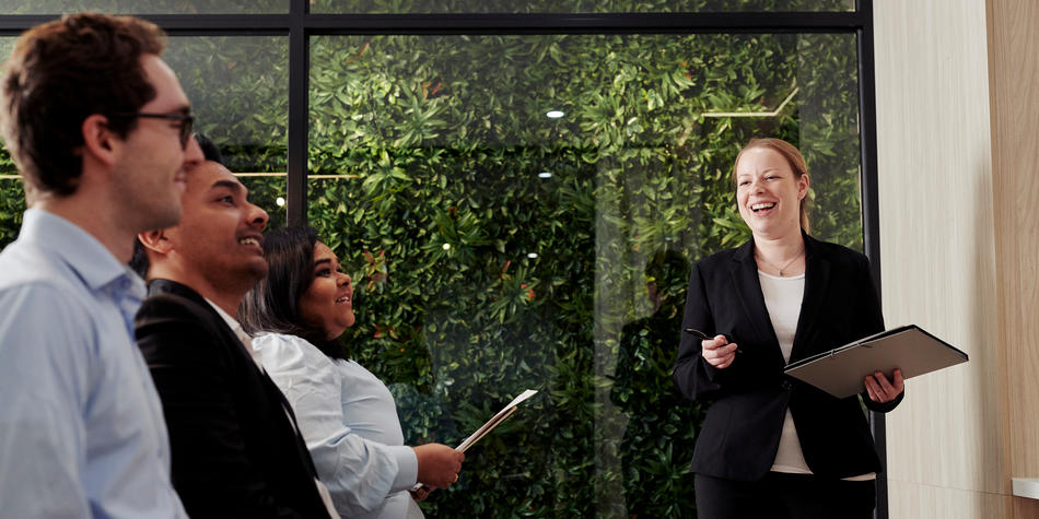 https://www.deakin.edu.au/__data/assets/image/0006/2385573/27146_950x475.jpg