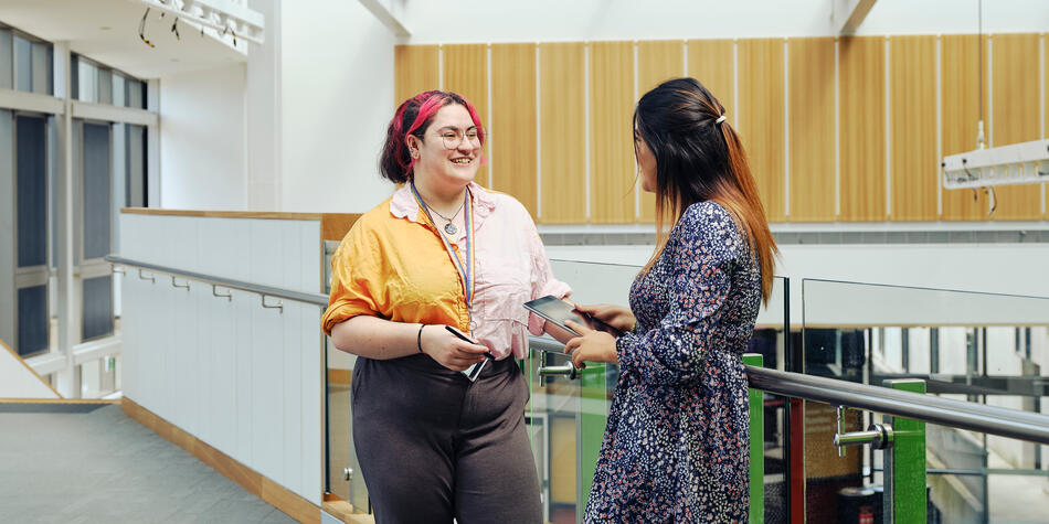 https://www.deakin.edu.au/__data/assets/image/0006/2591898/37388_950x475_hecs-help.jpg