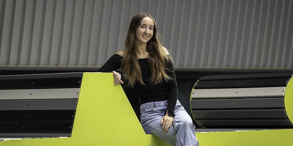 https://www.deakin.edu.au/__data/assets/image/0006/2915790/46909_950x475_banner_Ella.jpg