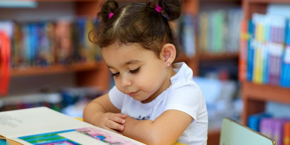 https://www.deakin.edu.au/__data/assets/image/0007/2359591/30657_Early-chidlhood-student-reading-s-story-in-the-reading-corner-banner.jpg