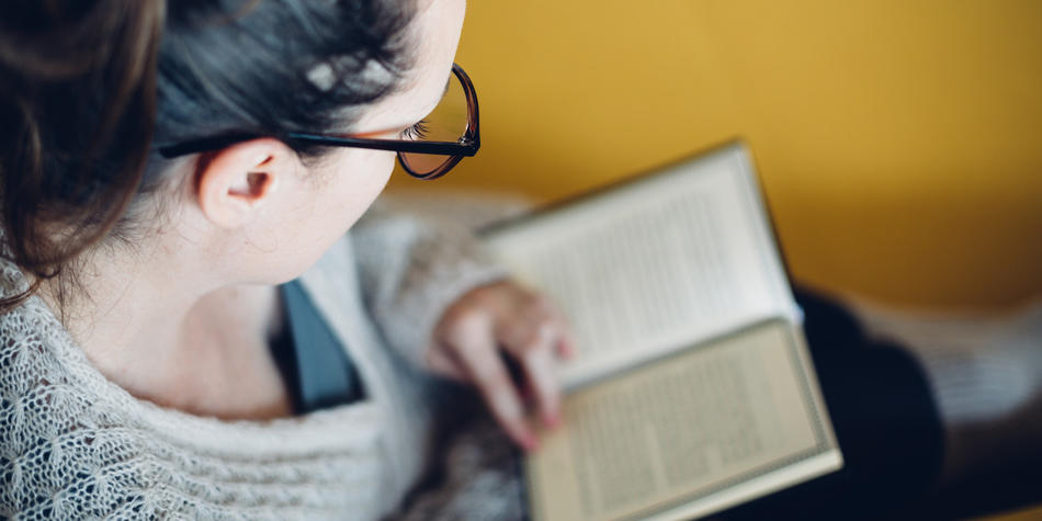 https://www.deakin.edu.au/__data/assets/image/0007/2385664/10874_950x475_literary-studies.jpg