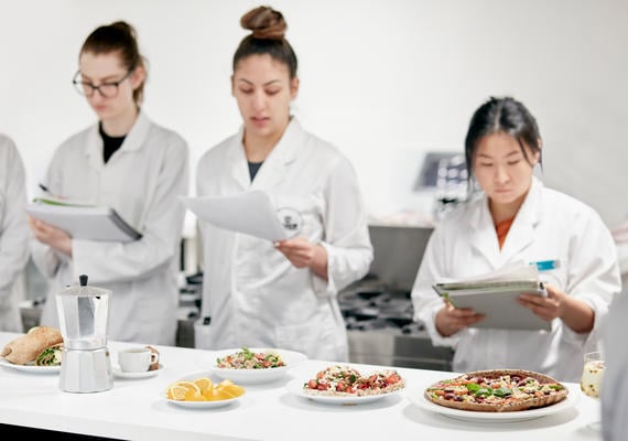 Choose dietetics at Deakin
