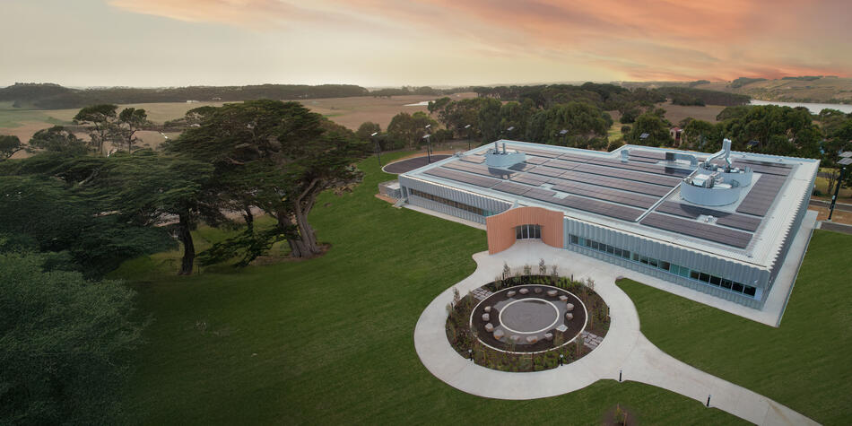 https://www.deakin.edu.au/__data/assets/image/0007/2913496/47033-950x475-deakin-hycel-hub.jpg