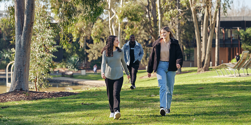 https://www.deakin.edu.au/__data/assets/image/0008/2519315/29452_950x475_students-walking.jpg.jpg