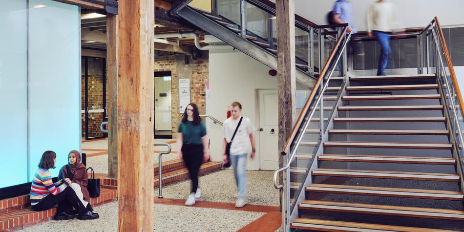 https://www.deakin.edu.au/__data/assets/image/0008/2786957/39700_950475_School-of-ABE-banner.jpg