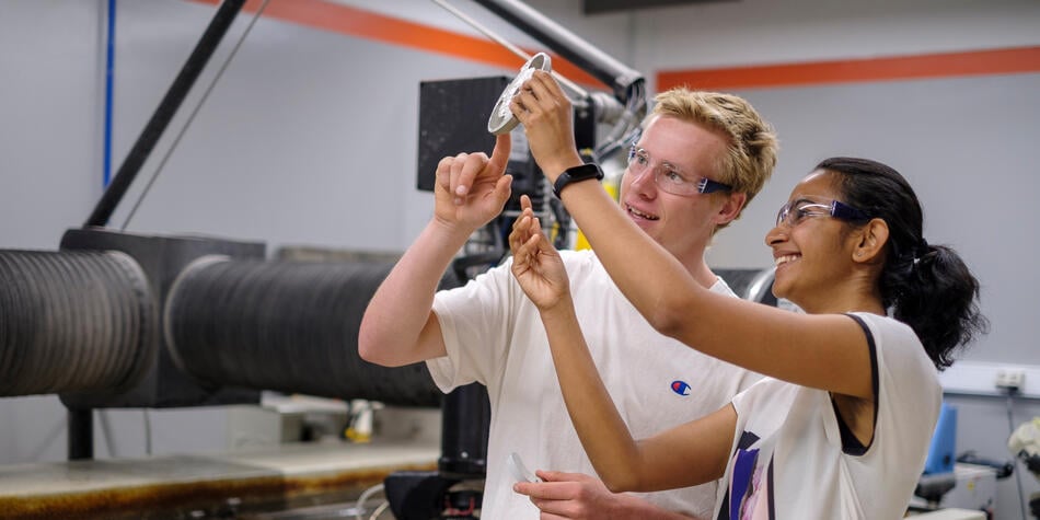 https://www.deakin.edu.au/__data/assets/image/0008/2911256/31950_ENG_Mechanical_21_173.jpg