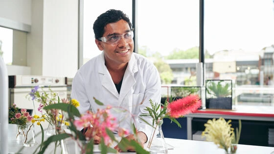 A Deakin Master of Biotechnology student in a lab.
