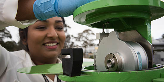 Don't be complacent this hay fever season: Deakin pollen expert