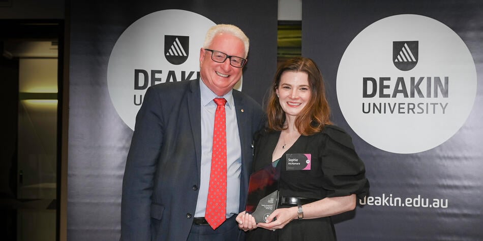 https://www.deakin.edu.au/__data/assets/image/0009/2742363/38018_950x475_past-alumni-award-winners.jpg