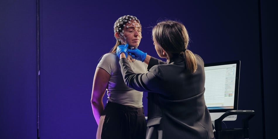 https://www.deakin.edu.au/__data/assets/image/0009/2767887/37205_950x475_EEG-cognitive-neuroscience-banner.jpg