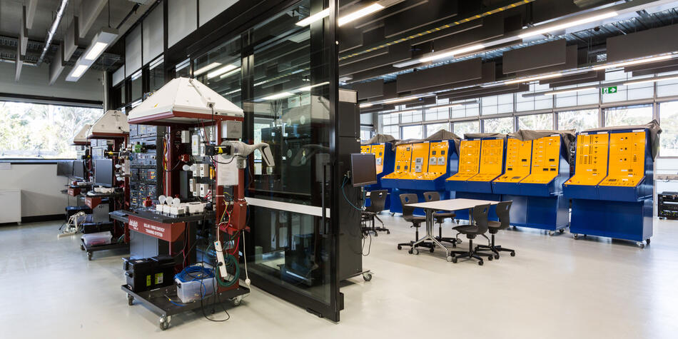 https://www.deakin.edu.au/__data/assets/image/0009/2775699/26344_CADET_Architect_Images-124.jpg