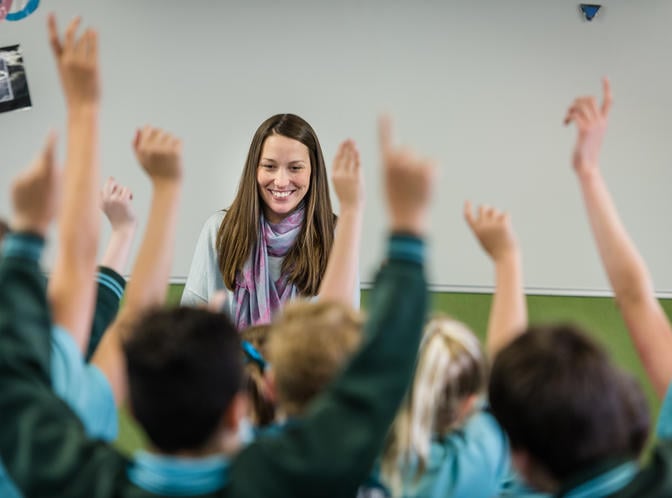 https://www.deakin.edu.au/__data/assets/image/0009/2795265/9129_master-specialist-inclusive-education_hero.jpeg