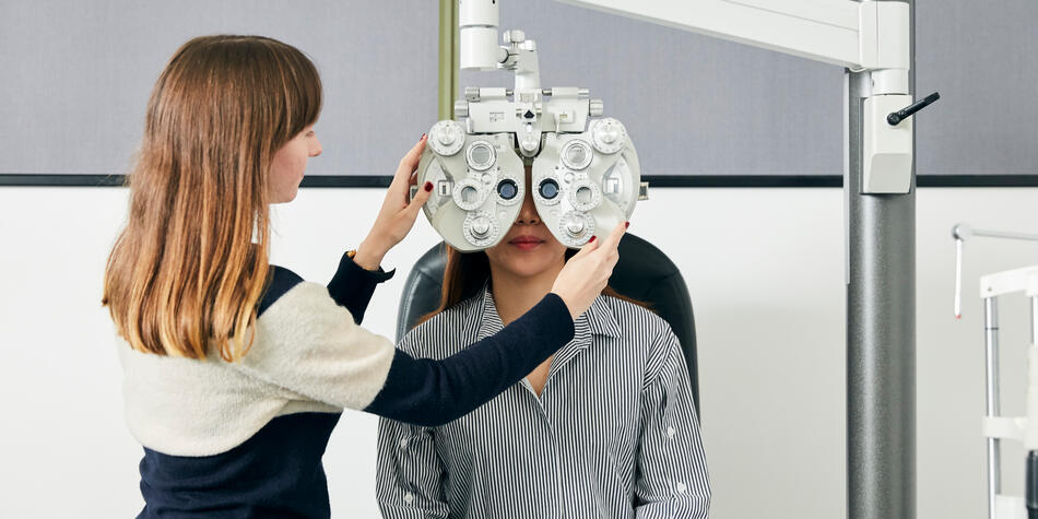 https://www.deakin.edu.au/__data/assets/image/0009/2872593/22830_950x475_optometry.jpg