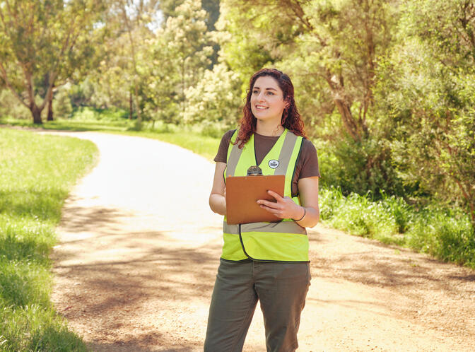 https://www.deakin.edu.au/__data/assets/image/0010/2486098/35523_graduate-diploma-of-sustainability-hero.jpg