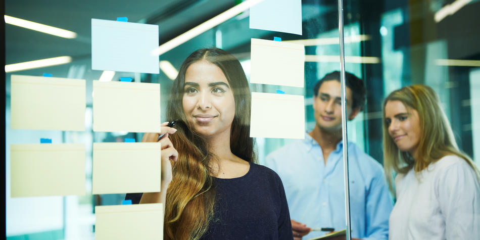 https://www.deakin.edu.au/__data/assets/image/0011/2385668/23355_950x475.jpg