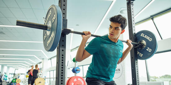 https://www.deakin.edu.au/__data/assets/image/0011/2520956/34399_550x275_weightlifter.jpg