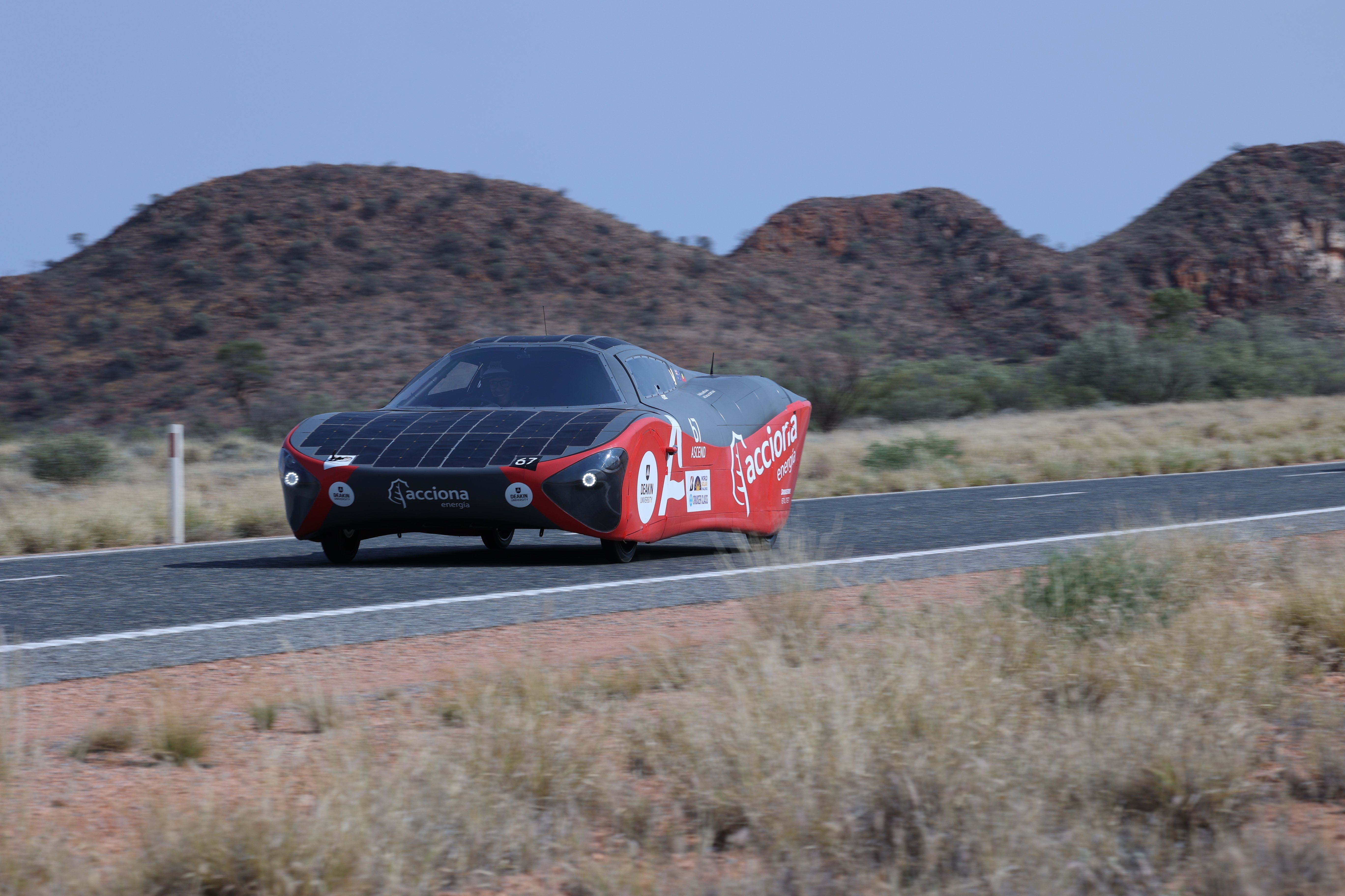 Deakin's Team ASCEND conquer Outback solar challenge
