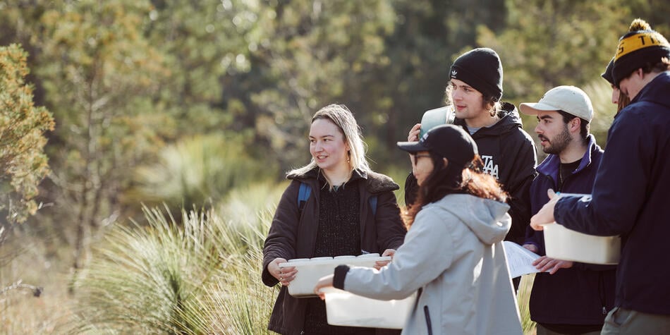 https://www.deakin.edu.au/__data/assets/image/0011/2781740/eb9fd4a8bb99960df93e8e89e226540e9e9d6372.jpg