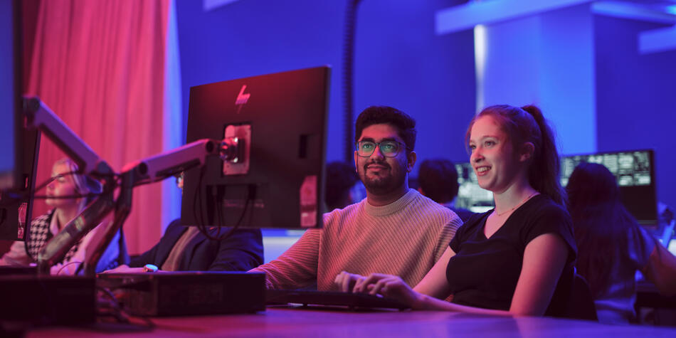 https://www.deakin.edu.au/__data/assets/image/0011/2909153/43770_950x475_Cybersecurity_banner.jpg