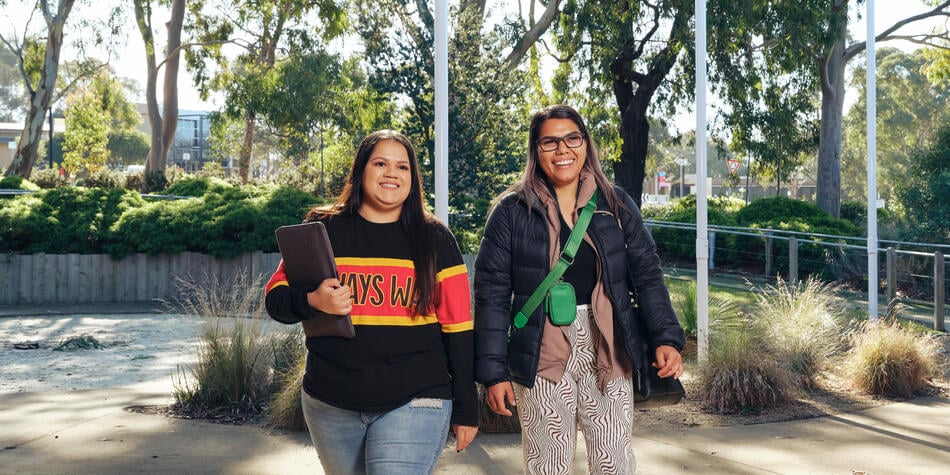 https://www.deakin.edu.au/__data/assets/image/0012/2571789/34659_950x475_pathways-Indigenous-students.jpg