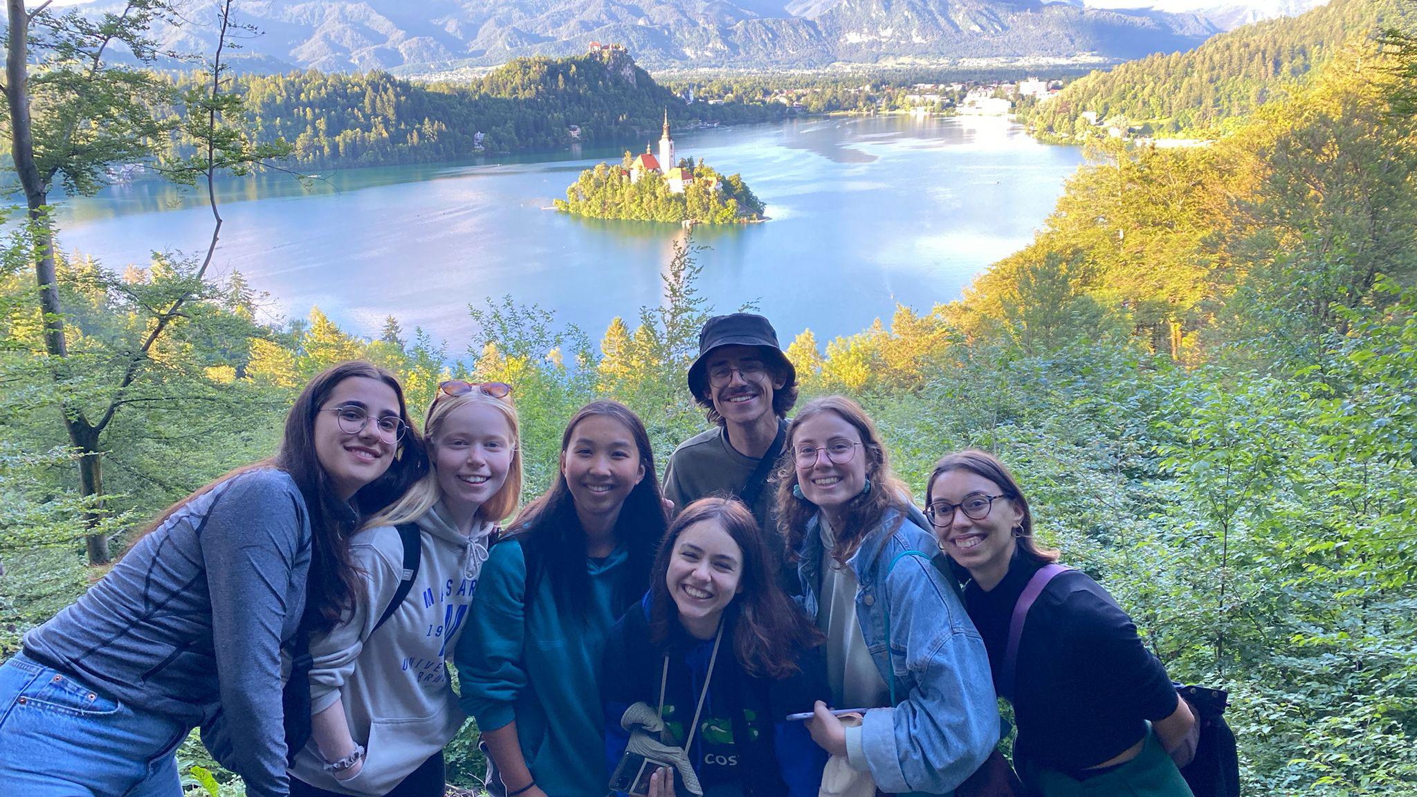 Yuhan and friends in front of a castle in the Czech Republic