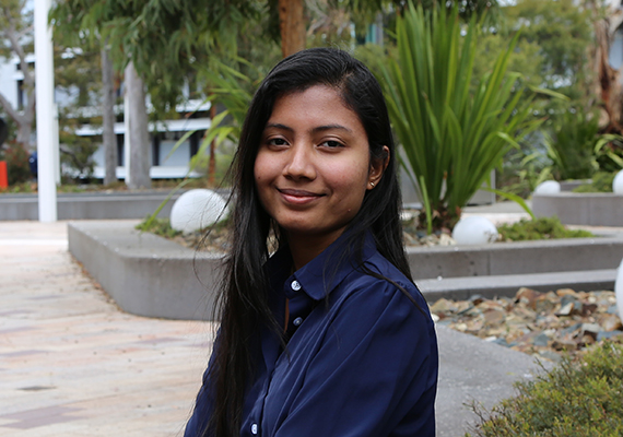 A Deakin International student Sandavi student profile