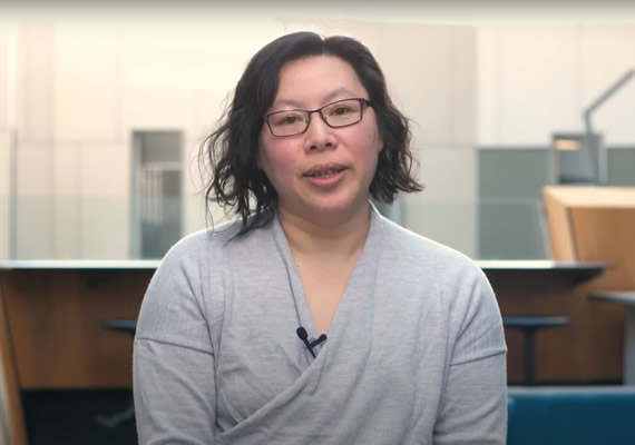 Headshot of Deakin Master of Politics and Policy student Sylvia Daravong.