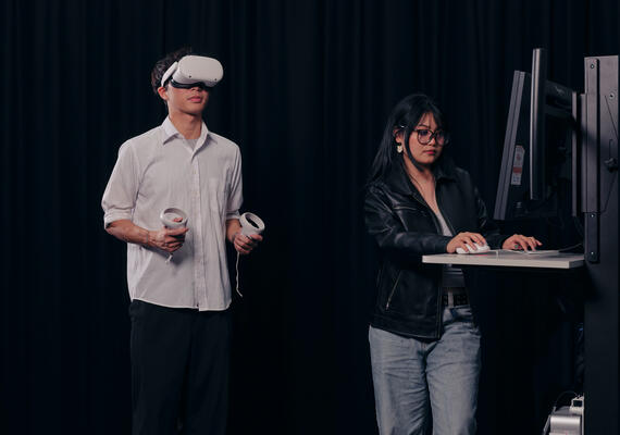 Deakin design VR hardware.
