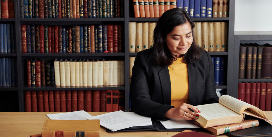 Student in law clinic