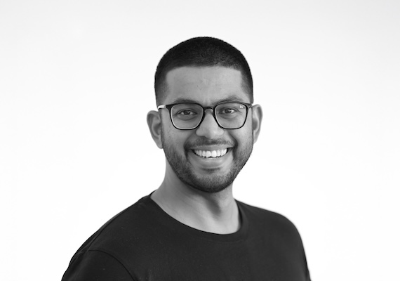 Deakin alum Sid Sharma smiling. 