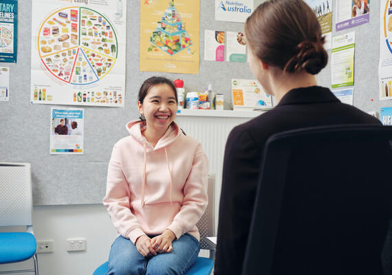 A student consulting in a dietetics clinic.