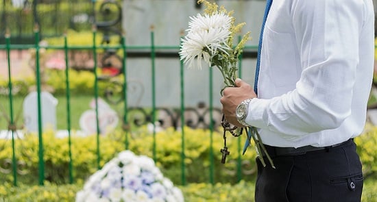 A new mourning - Australians create new funeral rituals during pandemic