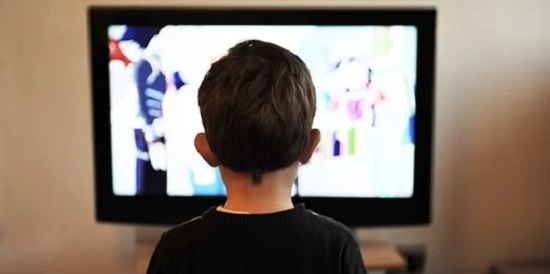 Lockdowns meant long hours of screen time and less activity for families 