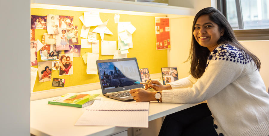Student studying at Melbourne Burwood Campus.