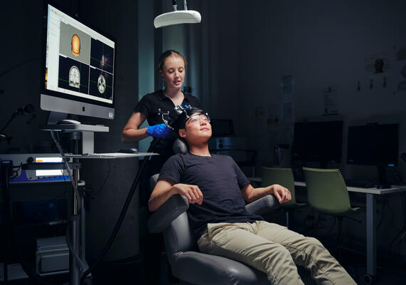 Deakin psychology students in the cognitive neuroscience lab.