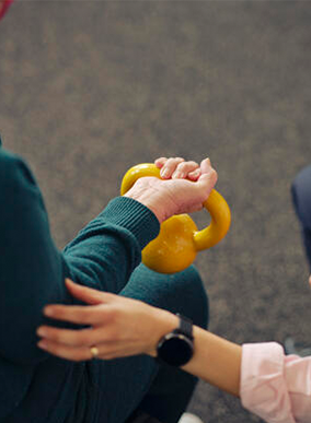 A exercise researcher works with a client.