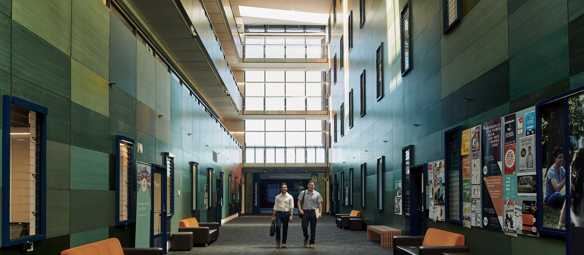 Business building at Deakin Burwood Campus