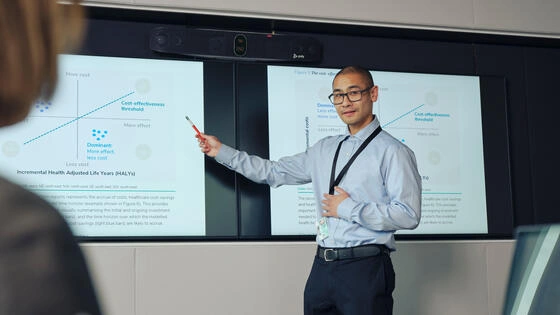 A Deakin postgraduate health economics student gives a presentation.