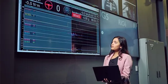 60473_550x275_AI.webp A Deakin AI researcher in a lab